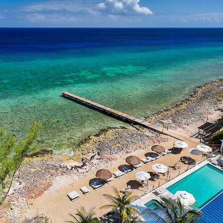 Cobalt Coast Resort West Bay Bagian luar foto