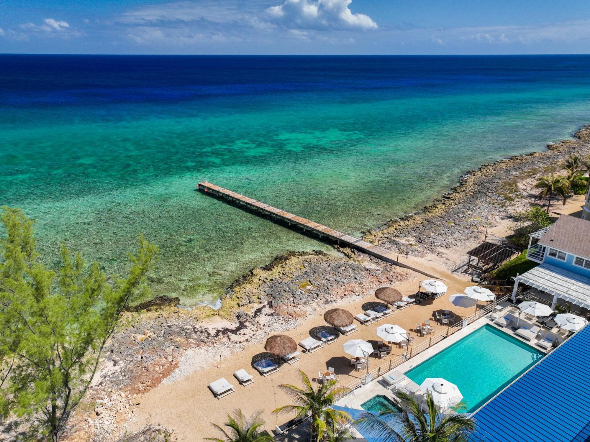 Cobalt Coast Resort West Bay Bagian luar foto