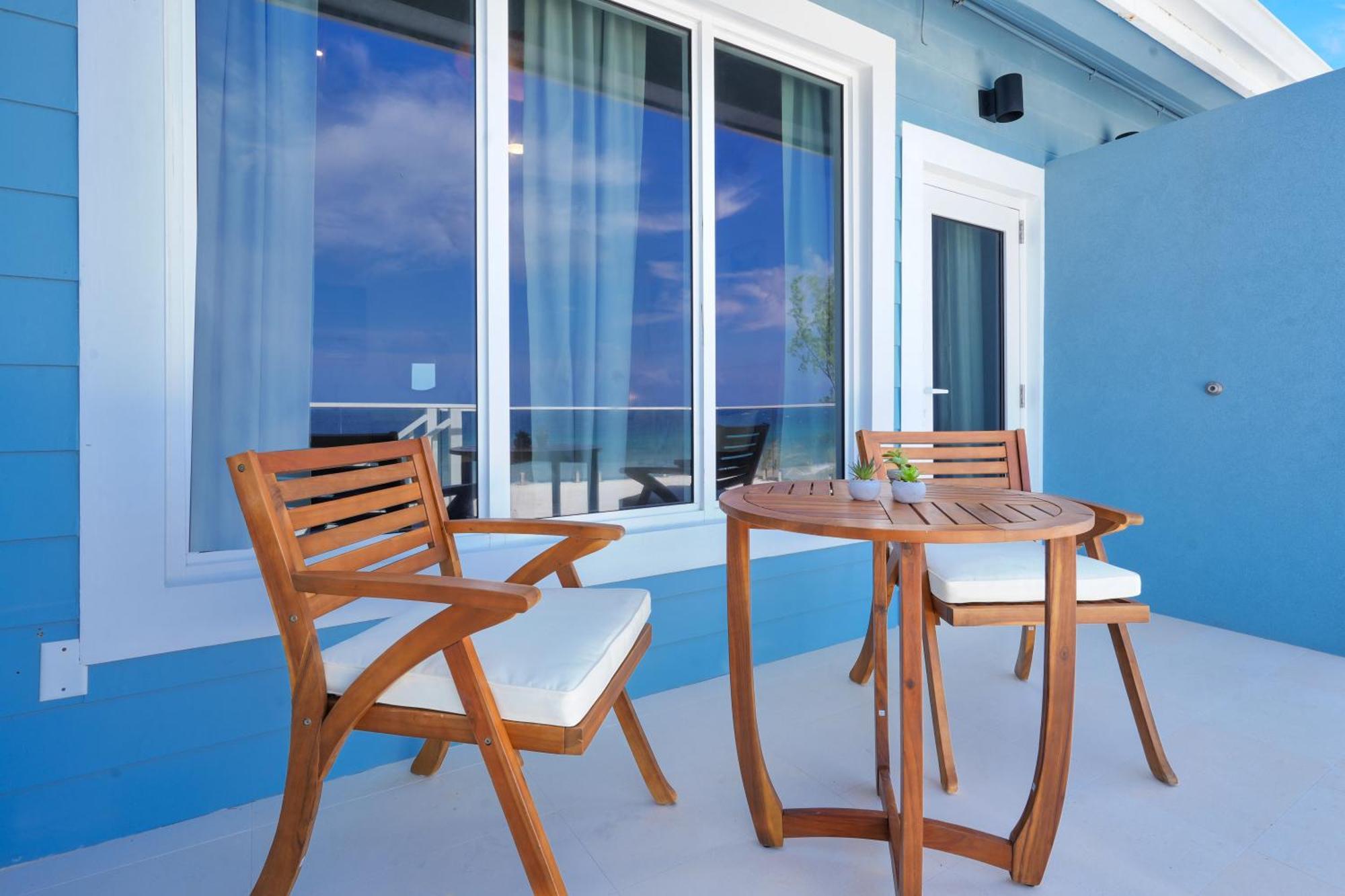 Cobalt Coast Resort West Bay Bagian luar foto