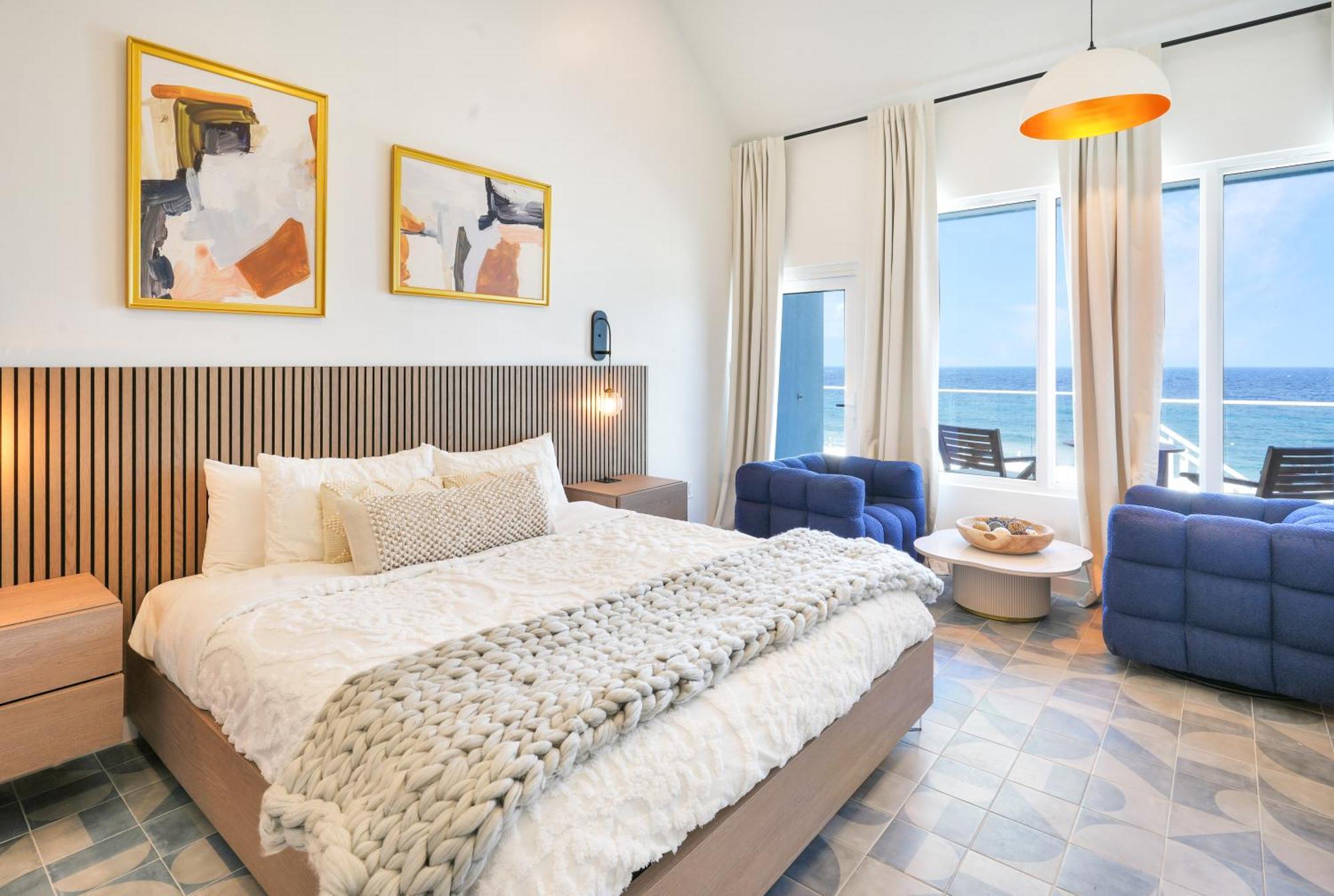 Cobalt Coast Resort West Bay Bagian luar foto